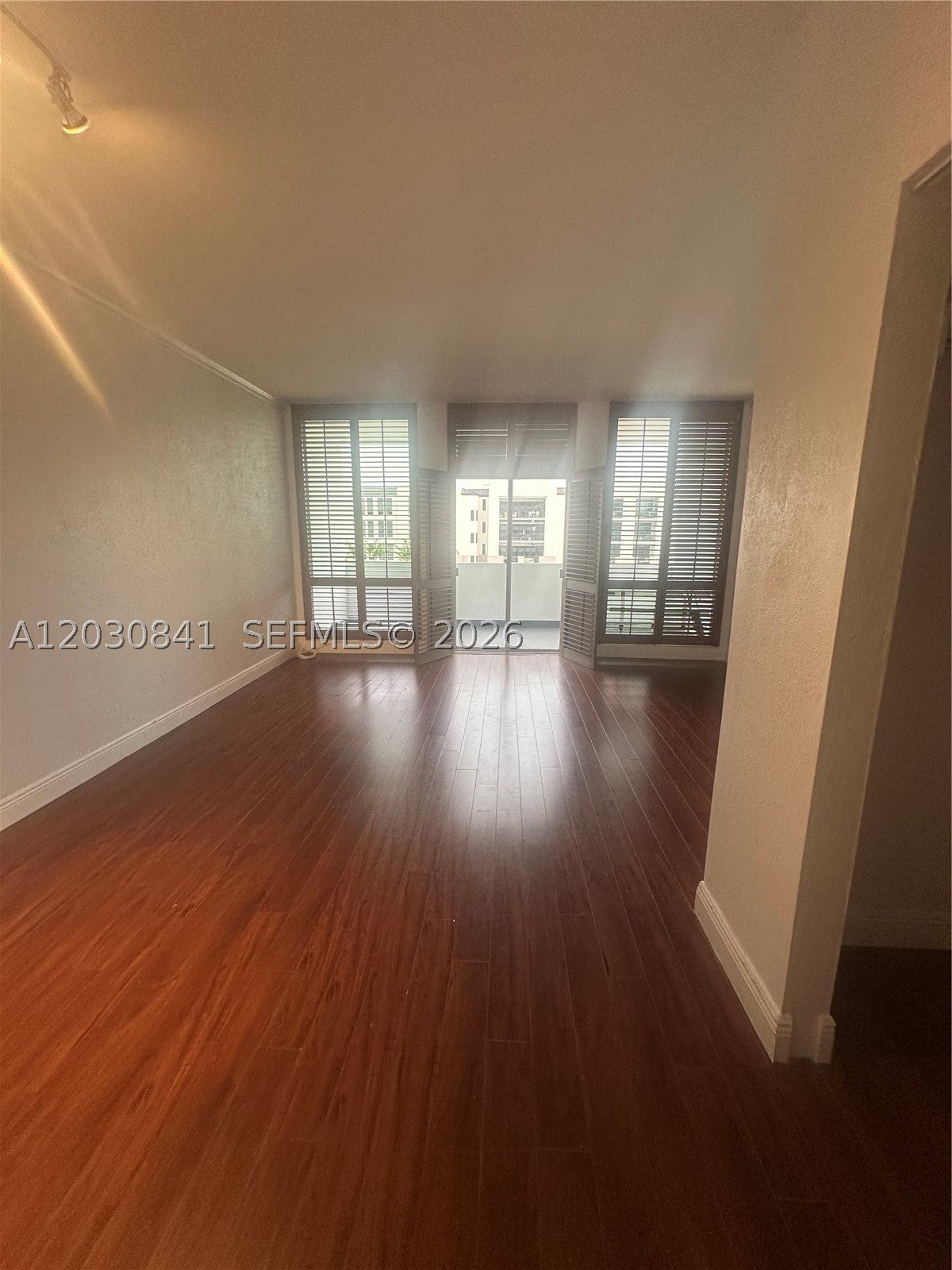 700 Biltmore Way 408