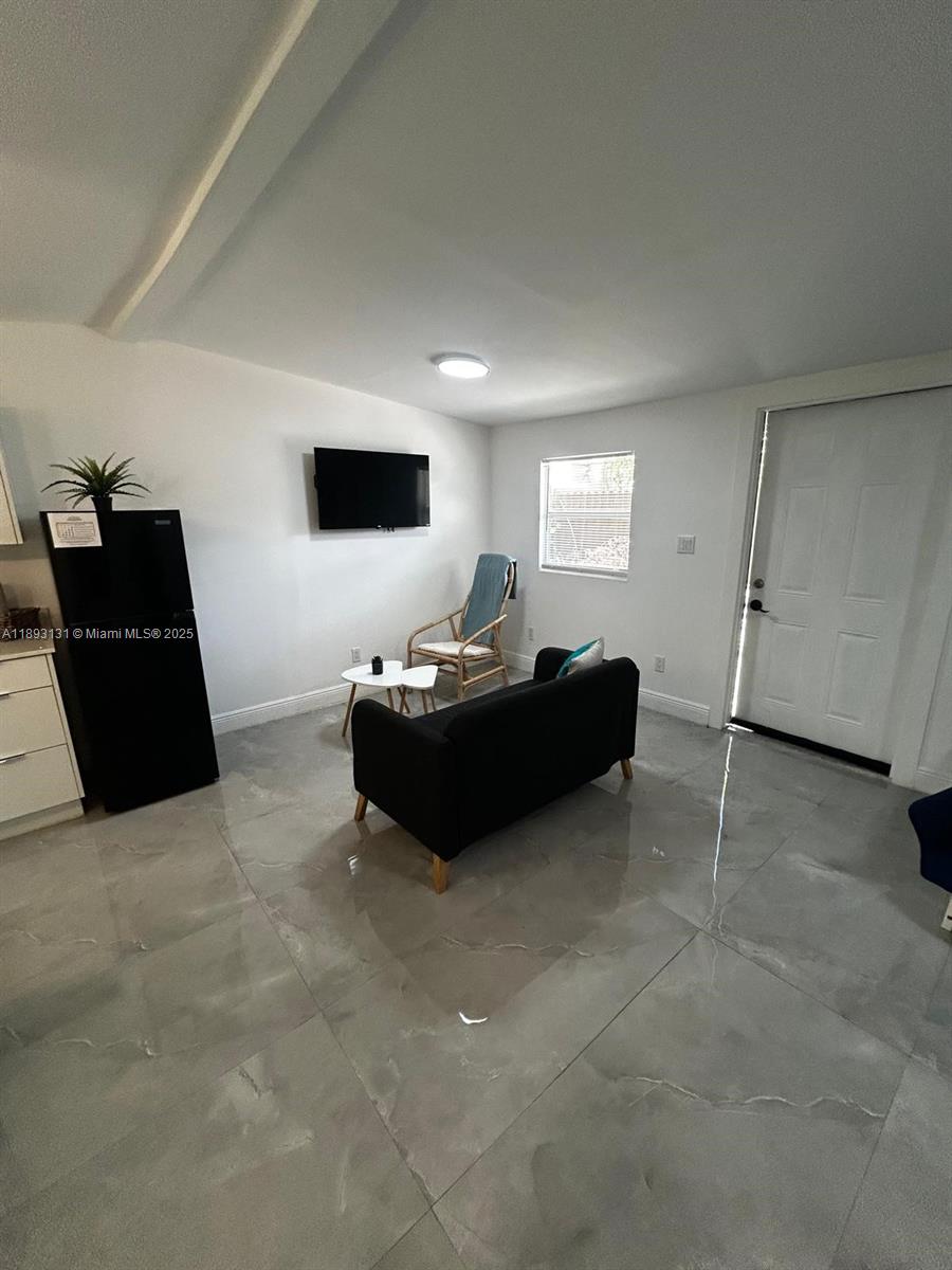 $$$ ONLY FIRST MONTH RENT + ONE MONTH SECURITY DEPOSIT$$$*** COMPLELTEY REMODELED STUDIO FURNISHED OR UNFURNISHED. AVAILABLE FOR LONG TERM OR SHORT TERM RENTAL. FAST RESPONSE AND FAST QUALIFICATION PROCESS. WATER, ELECTRICITY AND WIFI INCLUDED.