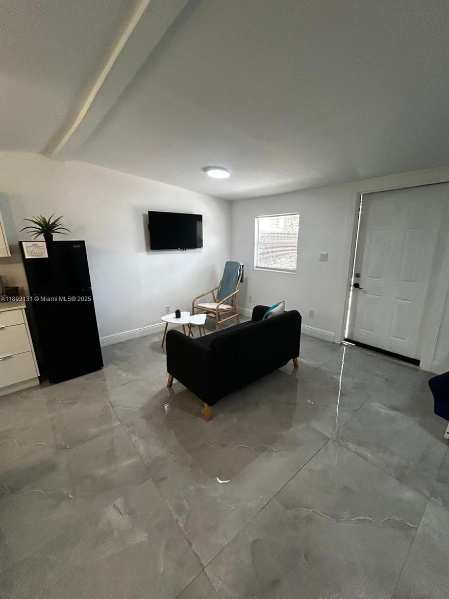 $$$ ONLY FIRST MONTH RENT + ONE MONTH SECURITY DEPOSIT$$$*** COMPLELTEY REMODELED STUDIO FURNISHED OR UNFURNISHED. AVAILABLE FOR LONG TERM OR SHORT TERM RENTAL. FAST RESPONSE AND FAST QUALIFICATION PROCESS. WATER, ELECTRICITY AND WIFI INCLUDED.