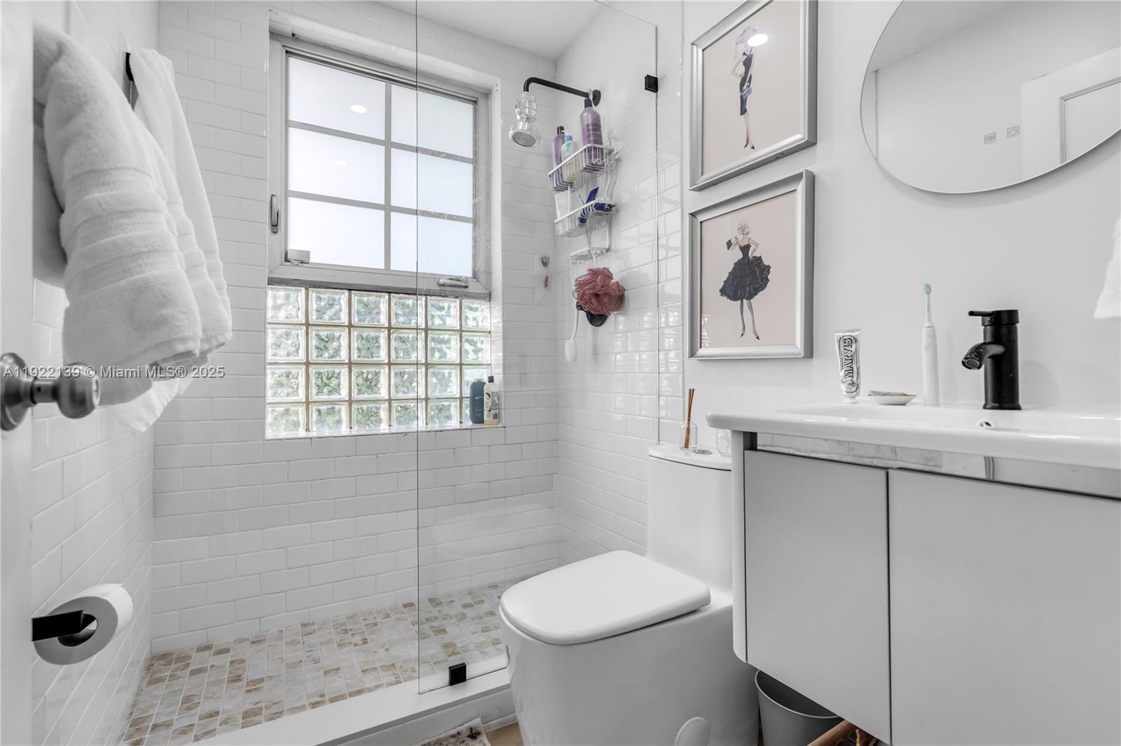 HELENE MARIE CONDO - Residential