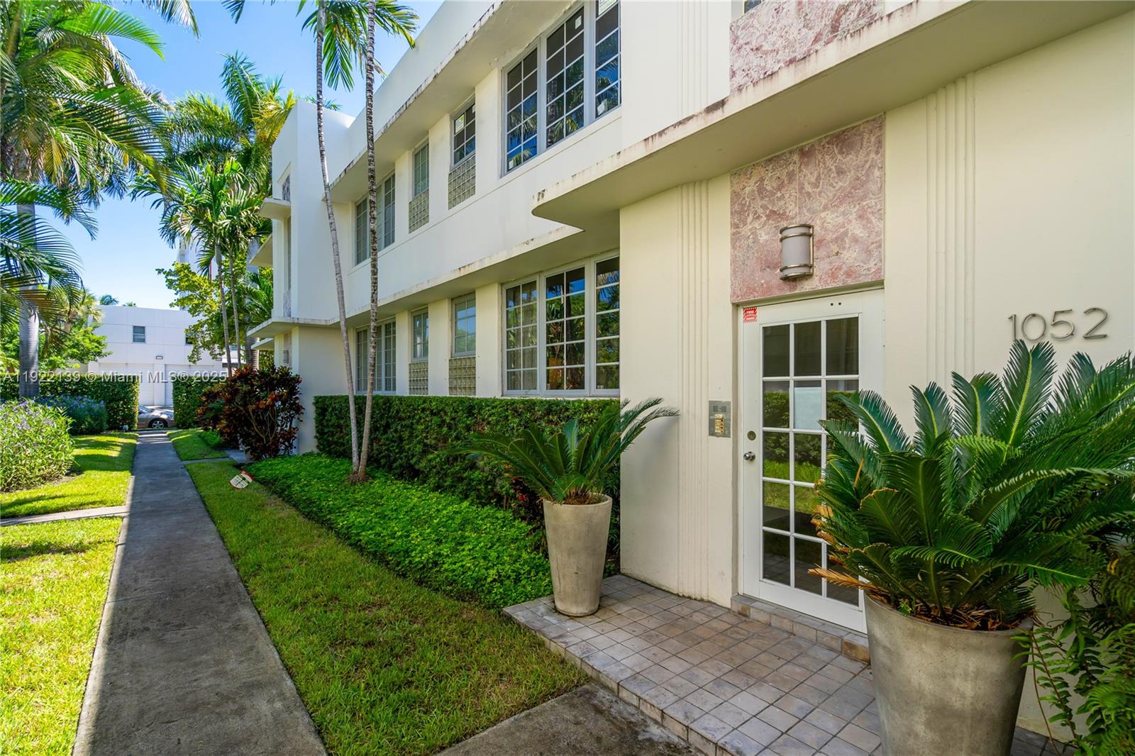 HELENE MARIE CONDO - Residential