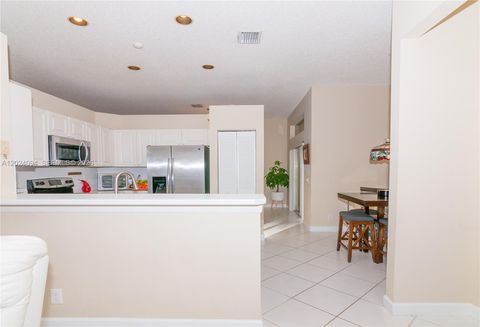 Tiny photo for 885 Tanglewood Cir, Weston, FL 33327 (MLS # A12024094)