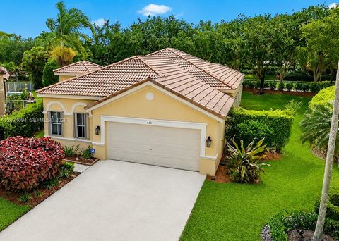 Photo of 885 Tanglewood Cir, Weston, FL 33327 (MLS # A12024094)