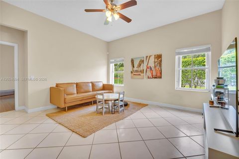 Tiny photo for 885 Tanglewood Cir, Weston, FL 33327 (MLS # A12024094)