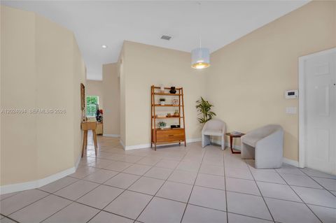 Tiny photo for 885 Tanglewood Cir, Weston, FL 33327 (MLS # A12024094)