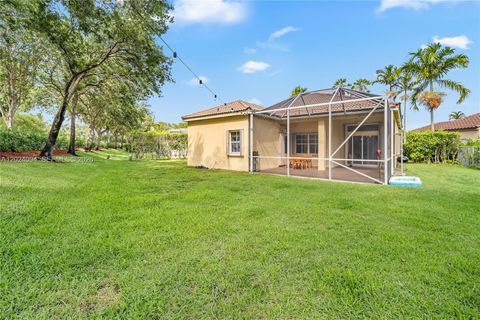 Tiny photo for 885 Tanglewood Cir, Weston, FL 33327 (MLS # A12024094)