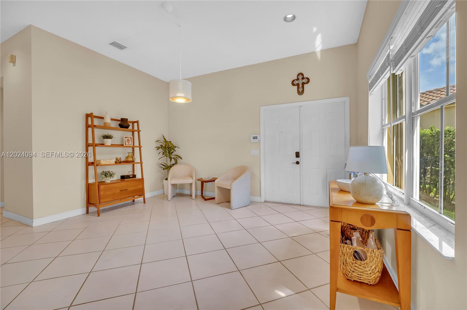 885 Tanglewood Cir