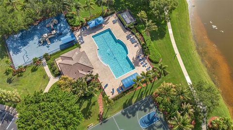 Tiny photo for 885 Tanglewood Cir, Weston, FL 33327 (MLS # A12024094)