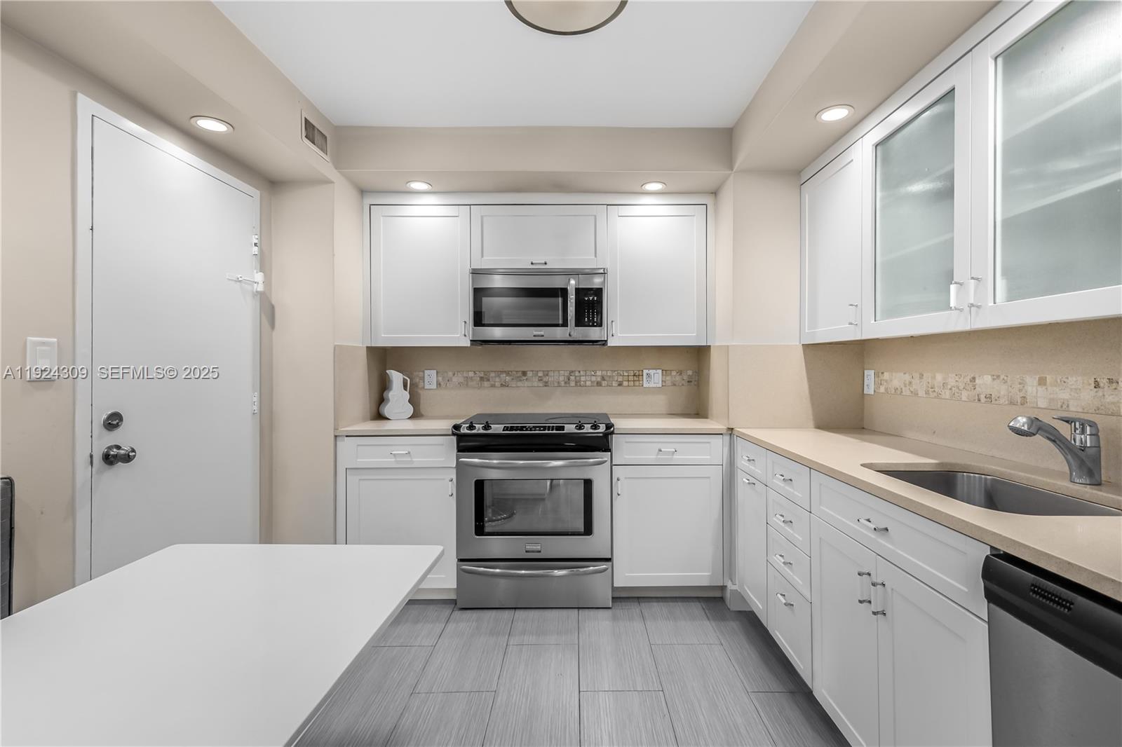 FOUR WINDS CONDO - Residential Lease