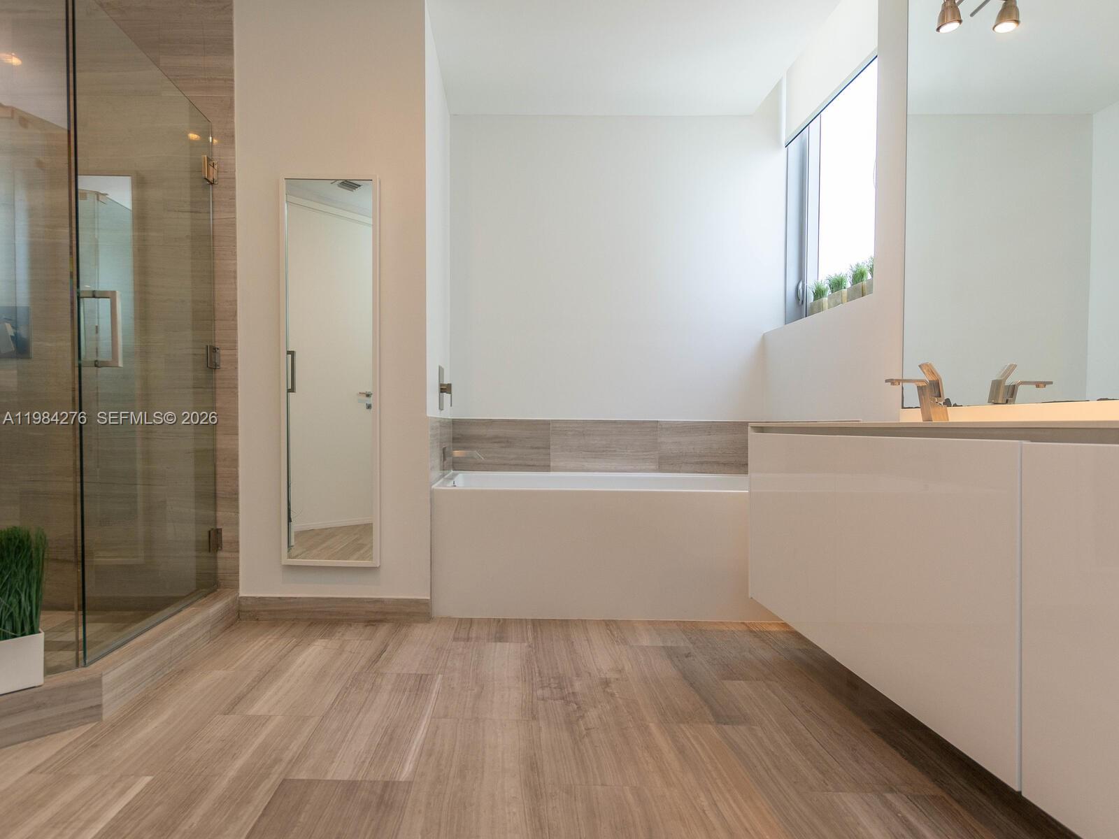 BRICKELLHOUSE CONDO - Residential