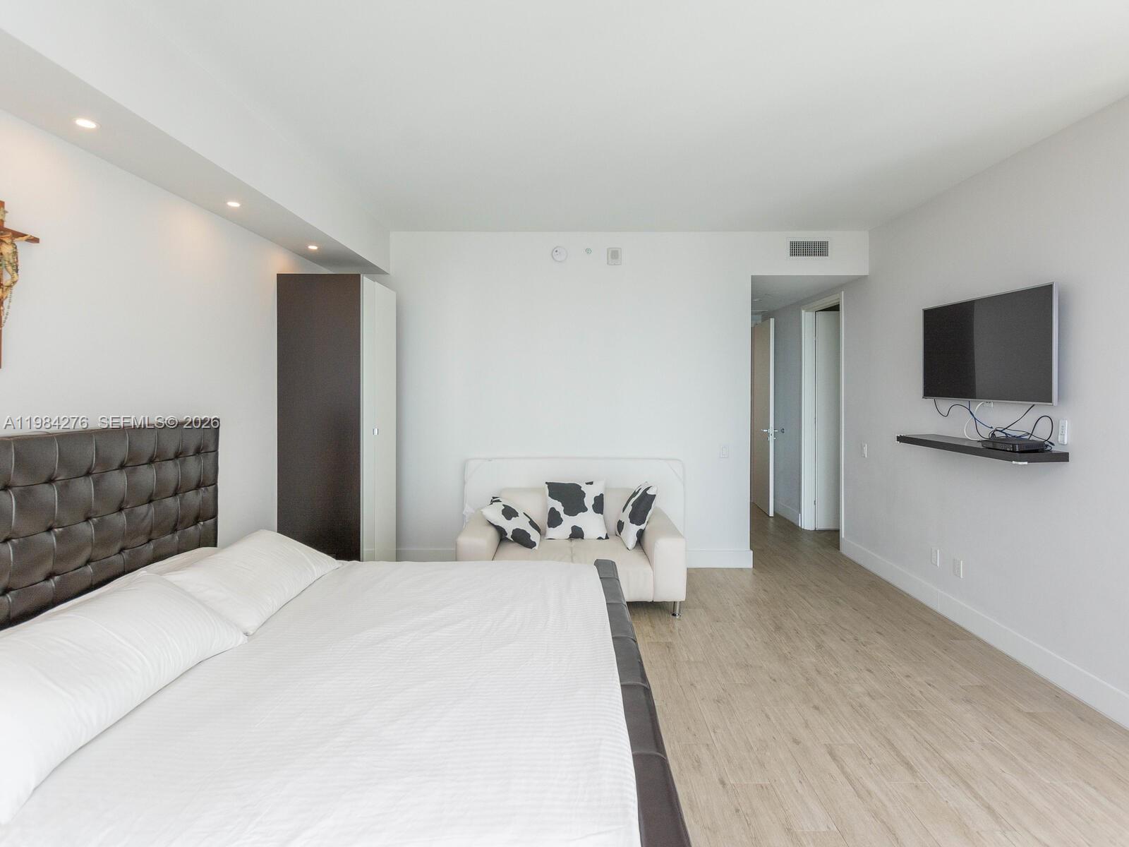 BRICKELLHOUSE CONDO - Residential