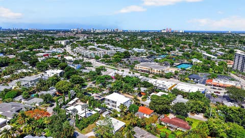 Tiny photo for 2015 NE 4th Ave, Wilton Manors, FL 33305 (MLS # A12047882)