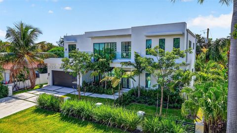 Photo of 2015 NE 4th Ave, Wilton Manors, FL 33305 (MLS # A12047882)