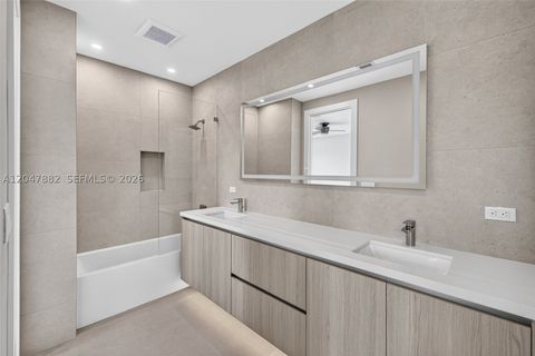 Tiny photo for 2015 NE 4th Ave, Wilton Manors, FL 33305 (MLS # A12047882)