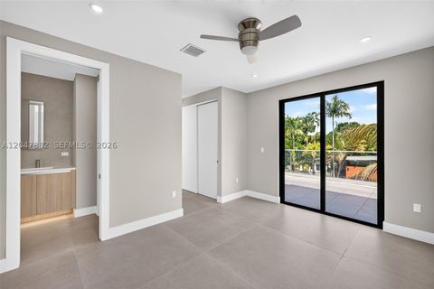 Tiny photo for 2015 NE 4th Ave, Wilton Manors, FL 33305 (MLS # A12047882)