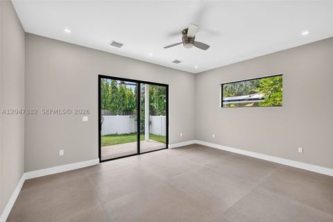 Tiny photo for 2015 NE 4th Ave, Wilton Manors, FL 33305 (MLS # A12047882)