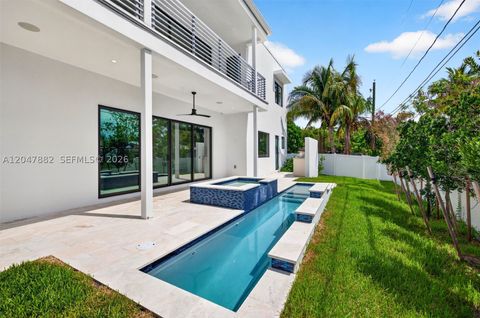 Tiny photo for 2015 NE 4th Ave, Wilton Manors, FL 33305 (MLS # A12047882)