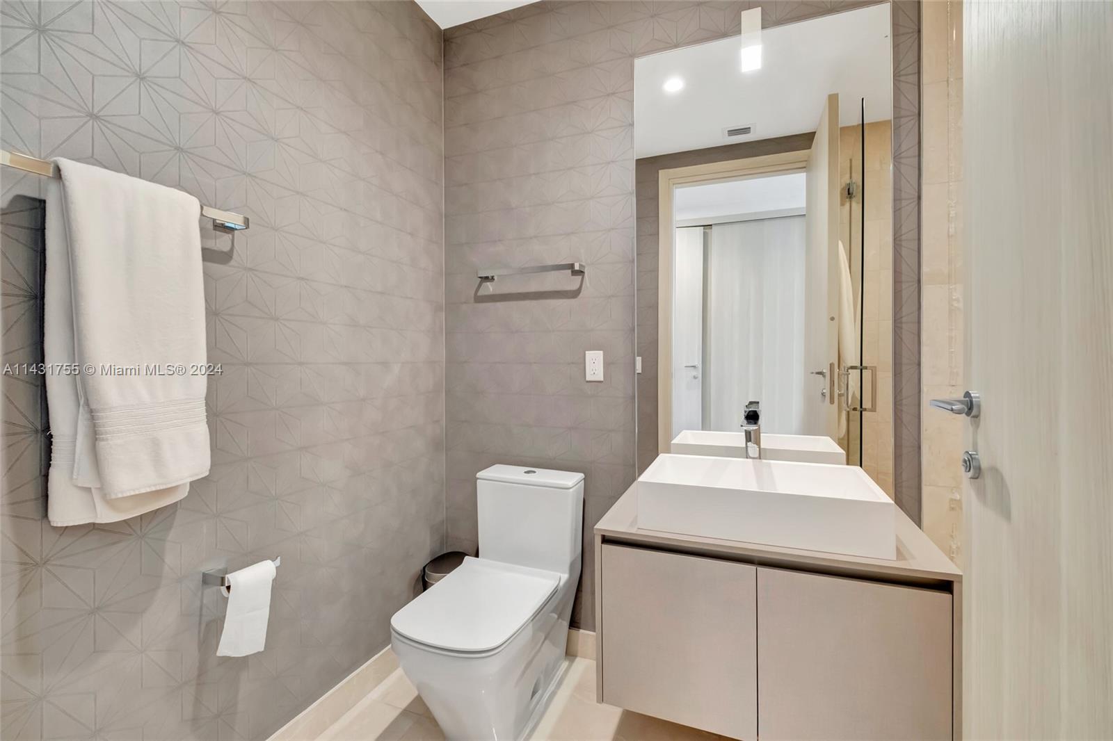 BRICKELL FLATIRON CONDO - Residential