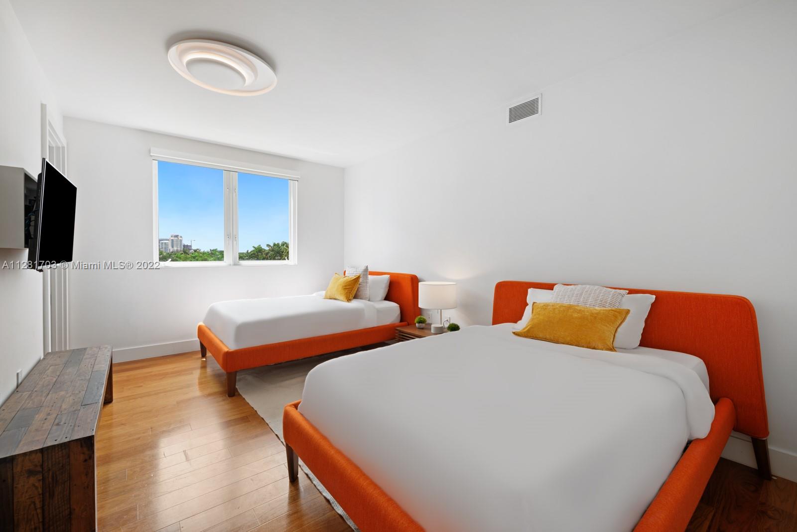 RESIDENCES AT VIZCAYA CON - Residential