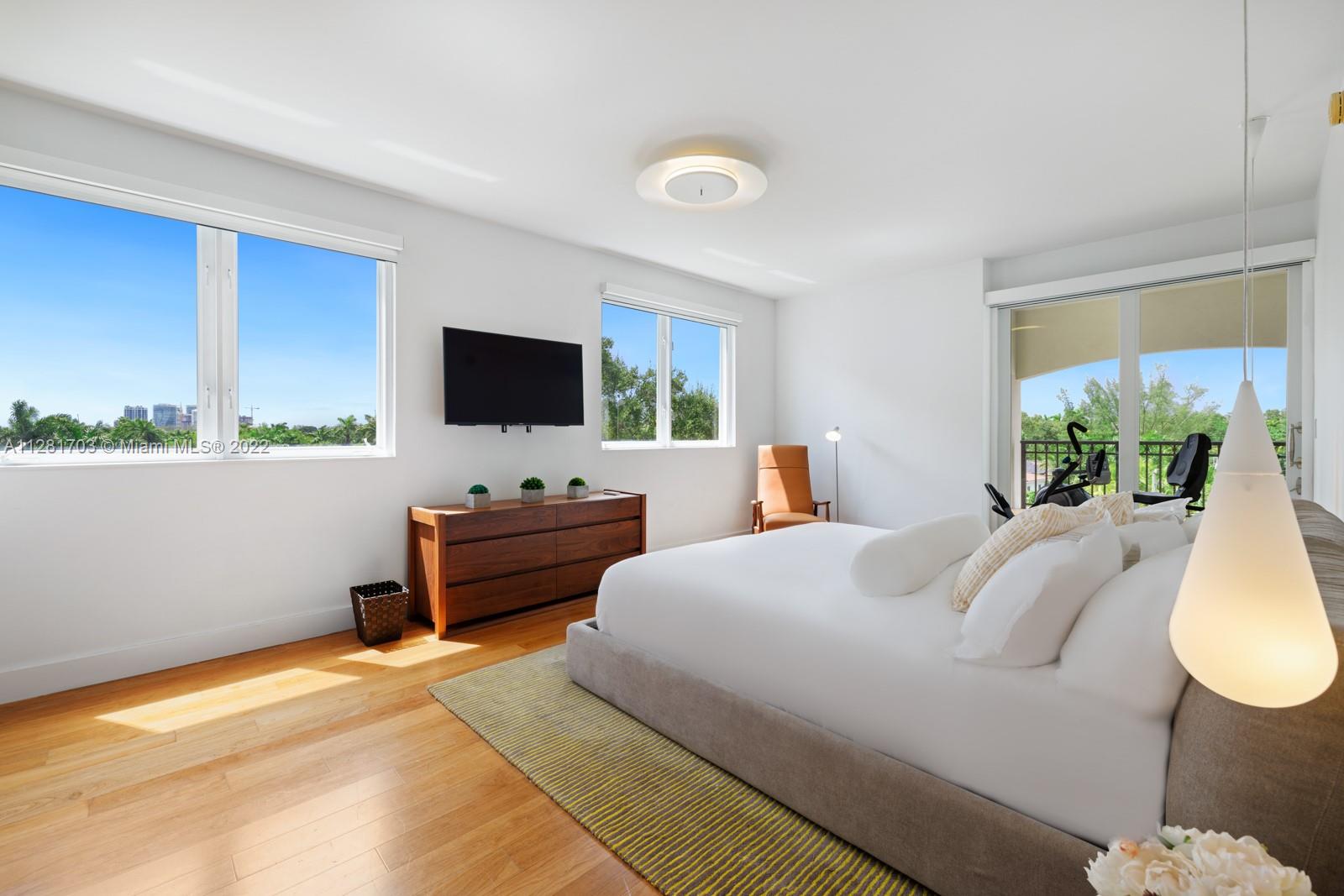 RESIDENCES AT VIZCAYA CON - Residential