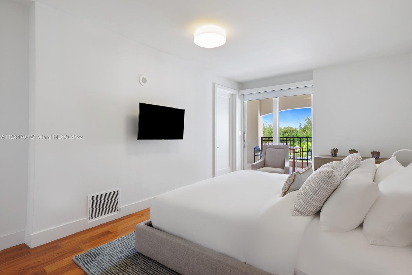 RESIDENCES AT VIZCAYA CON - Residential