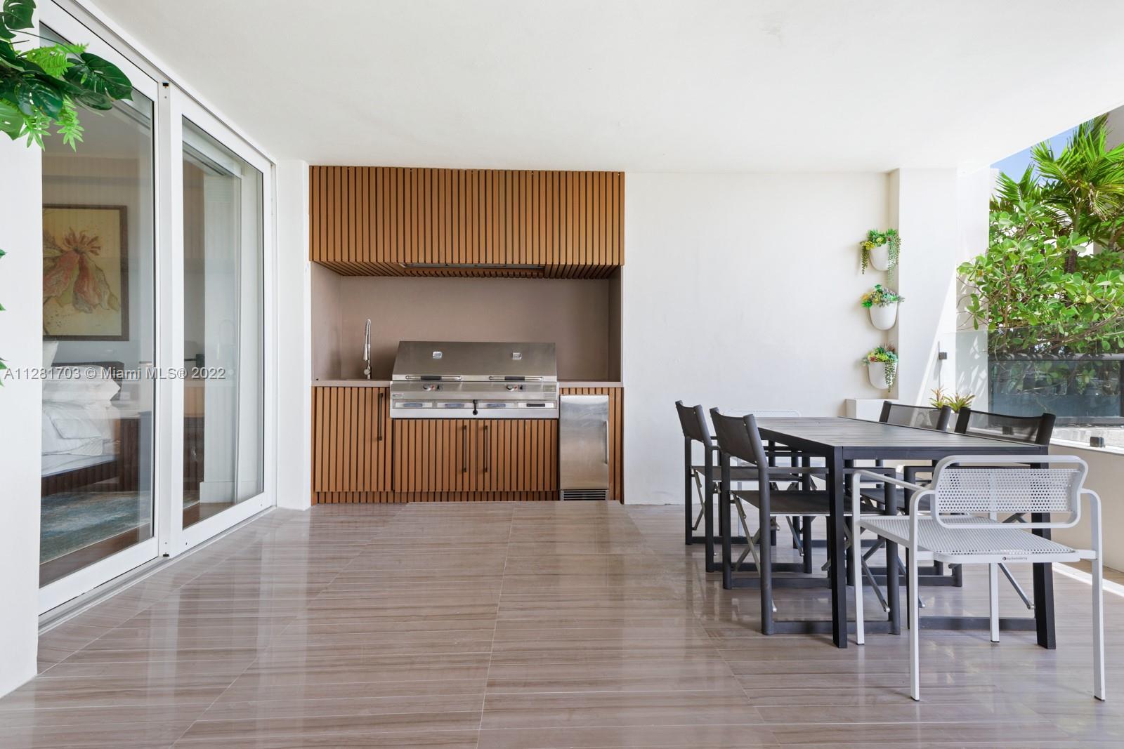 RESIDENCES AT VIZCAYA CON - Residential