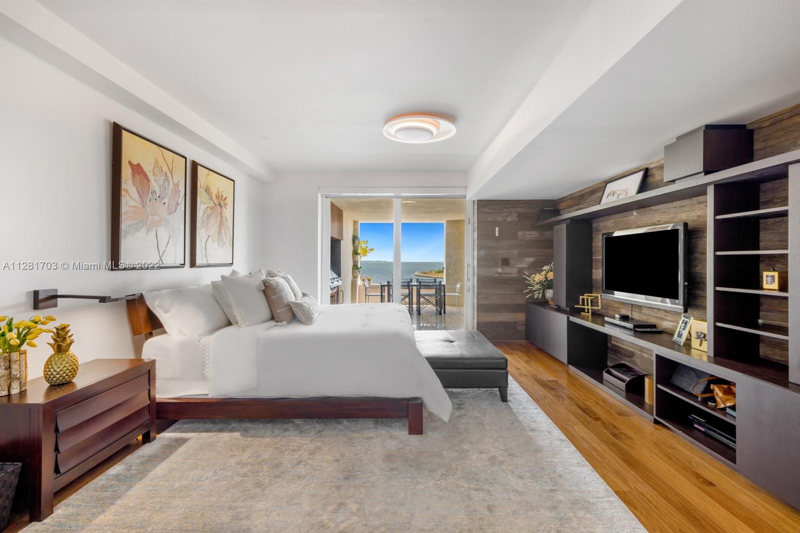 RESIDENCES AT VIZCAYA CON - Residential