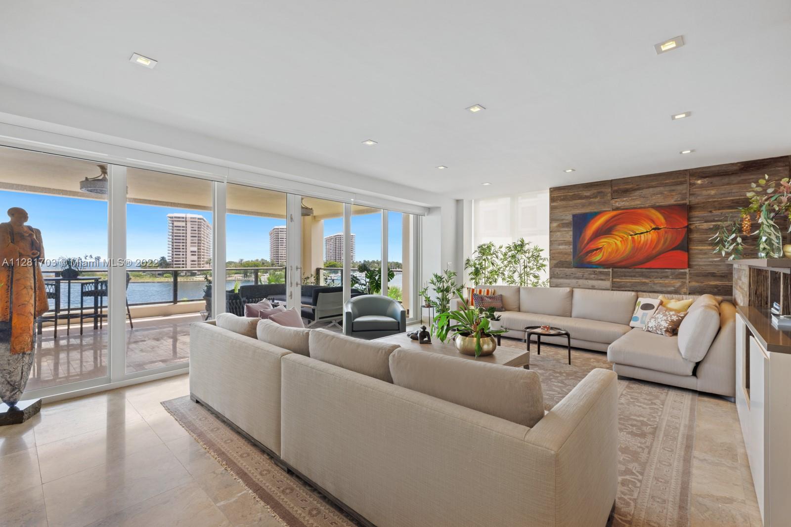 RESIDENCES AT VIZCAYA CON - Residential