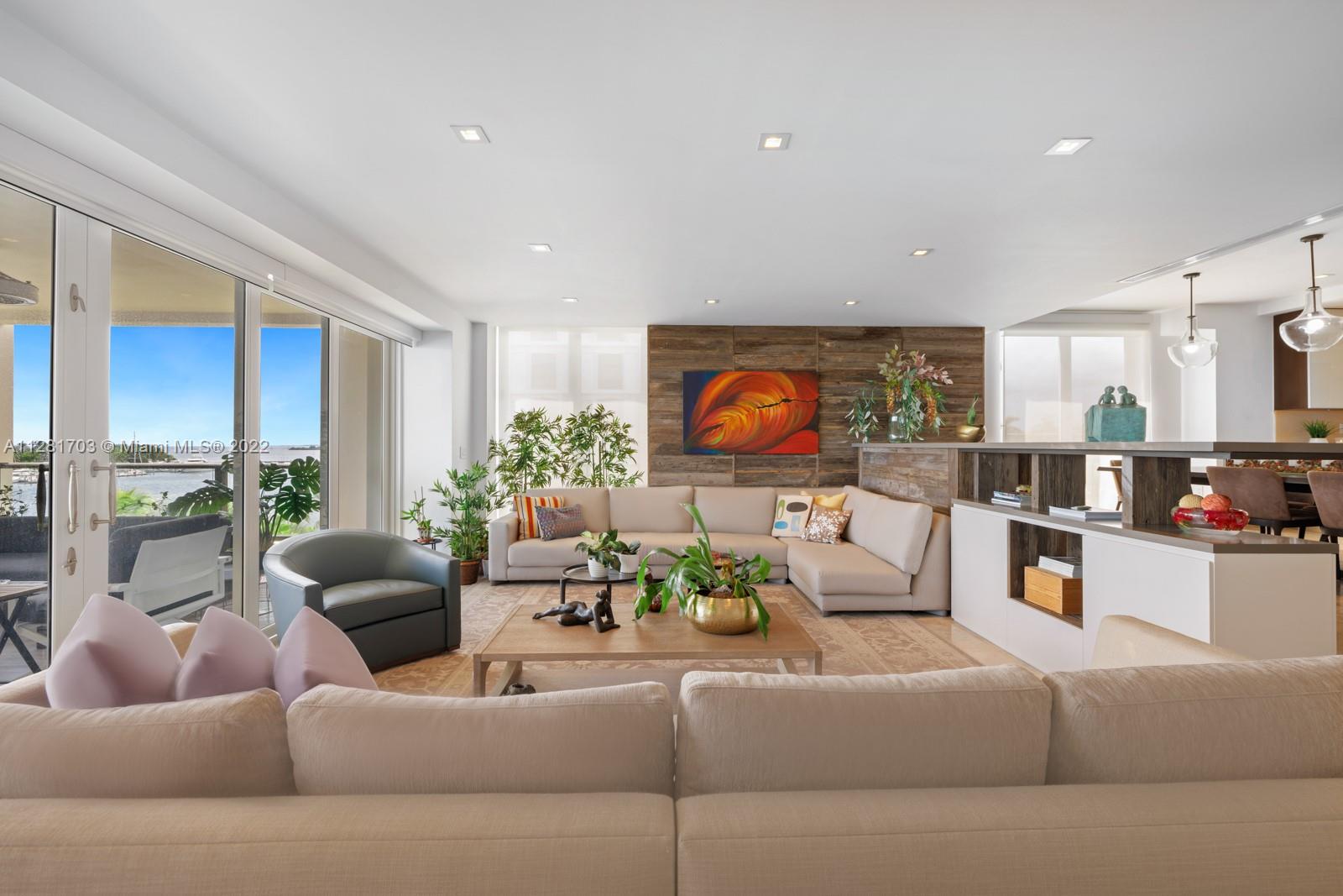 RESIDENCES AT VIZCAYA CON - Residential