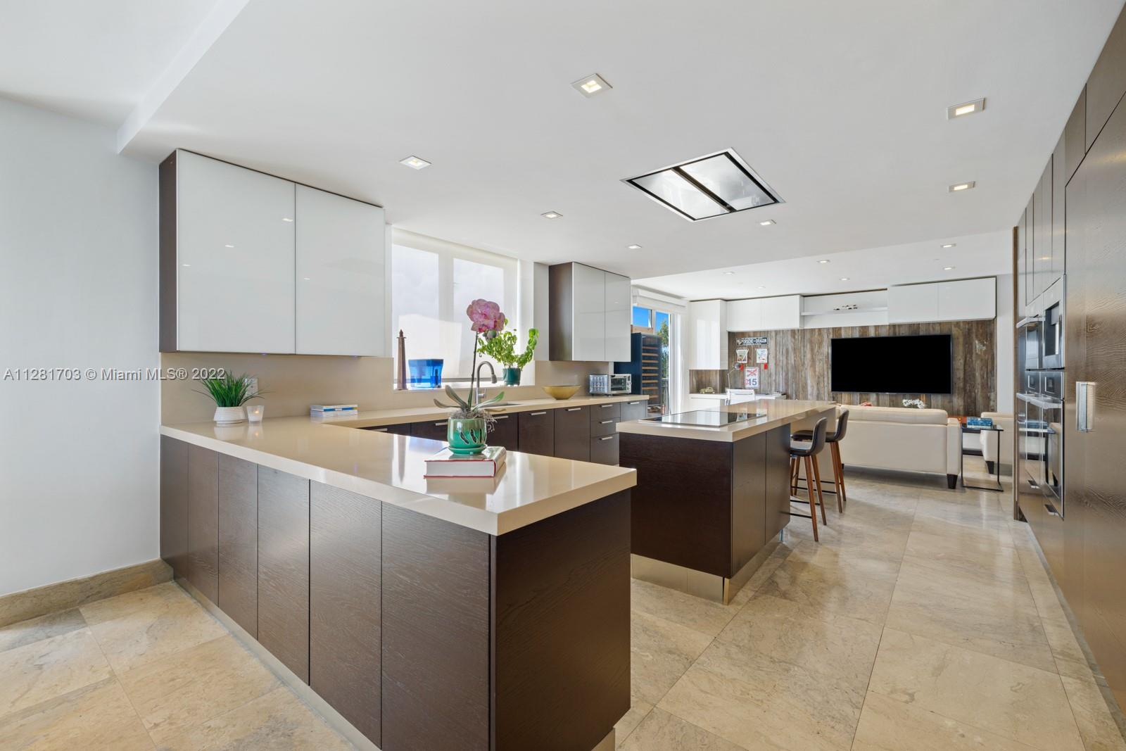 RESIDENCES AT VIZCAYA CON - Residential