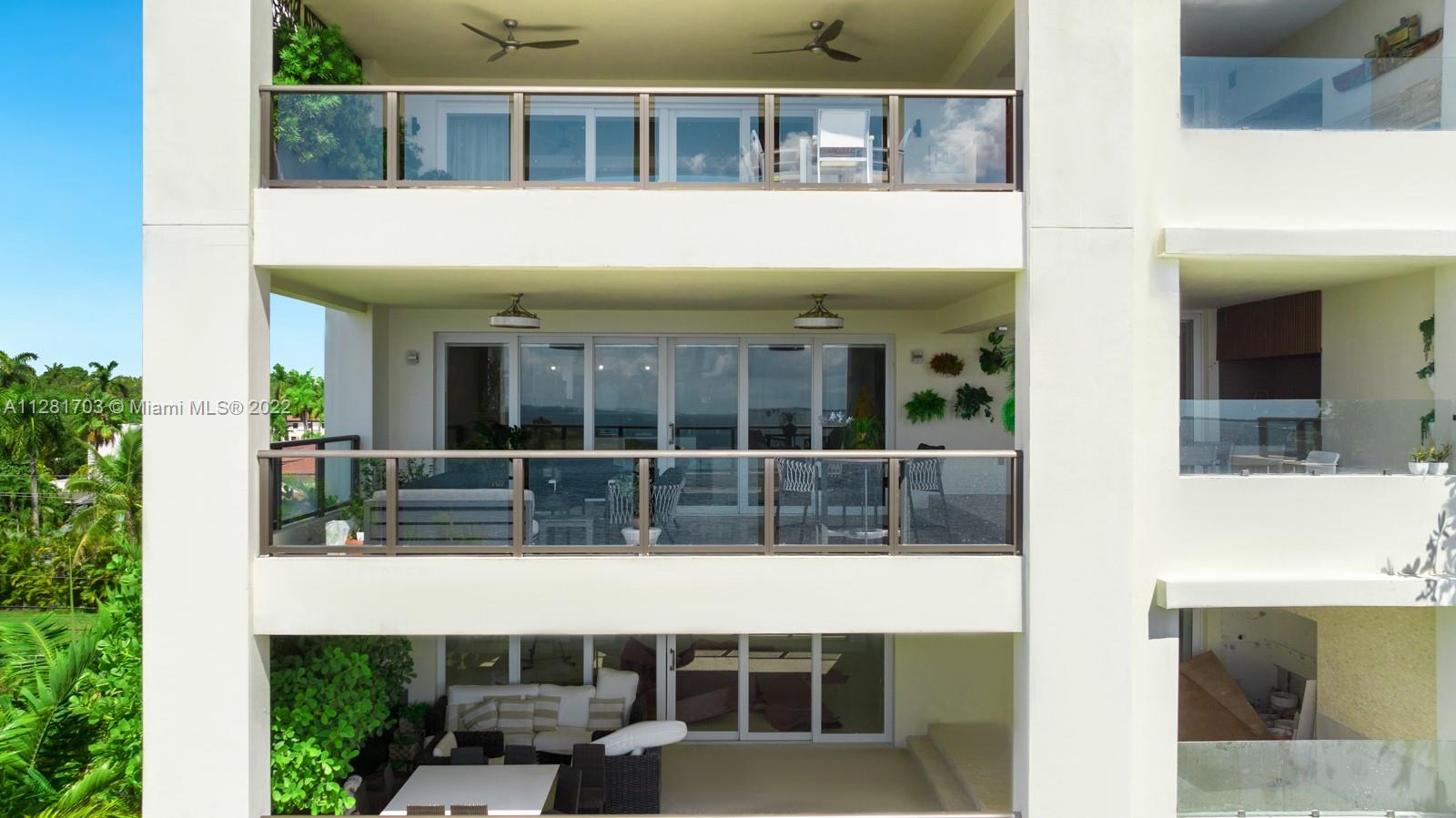 RESIDENCES AT VIZCAYA CON - Residential