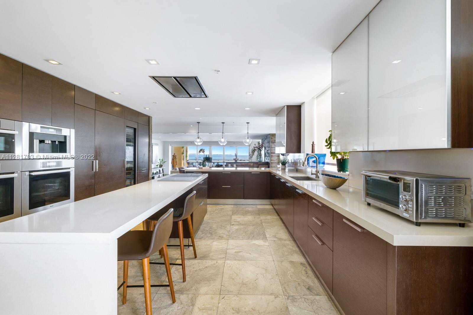 RESIDENCES AT VIZCAYA CON - Residential