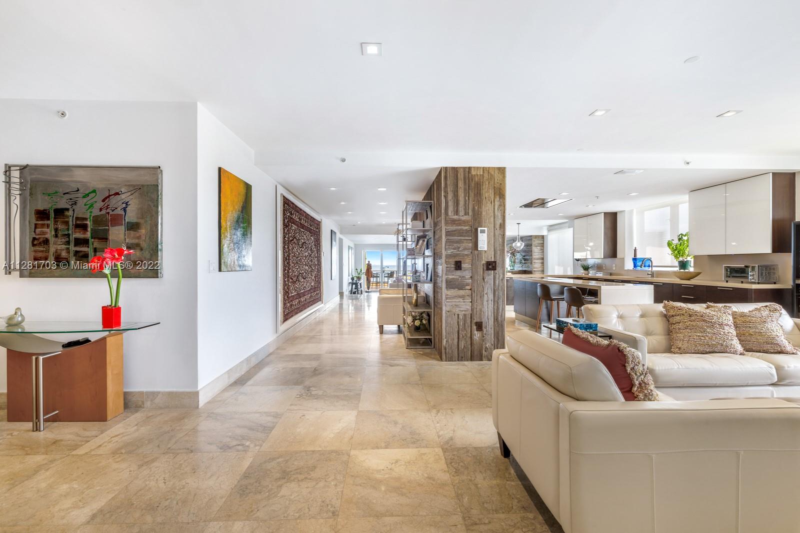 RESIDENCES AT VIZCAYA CON - Residential