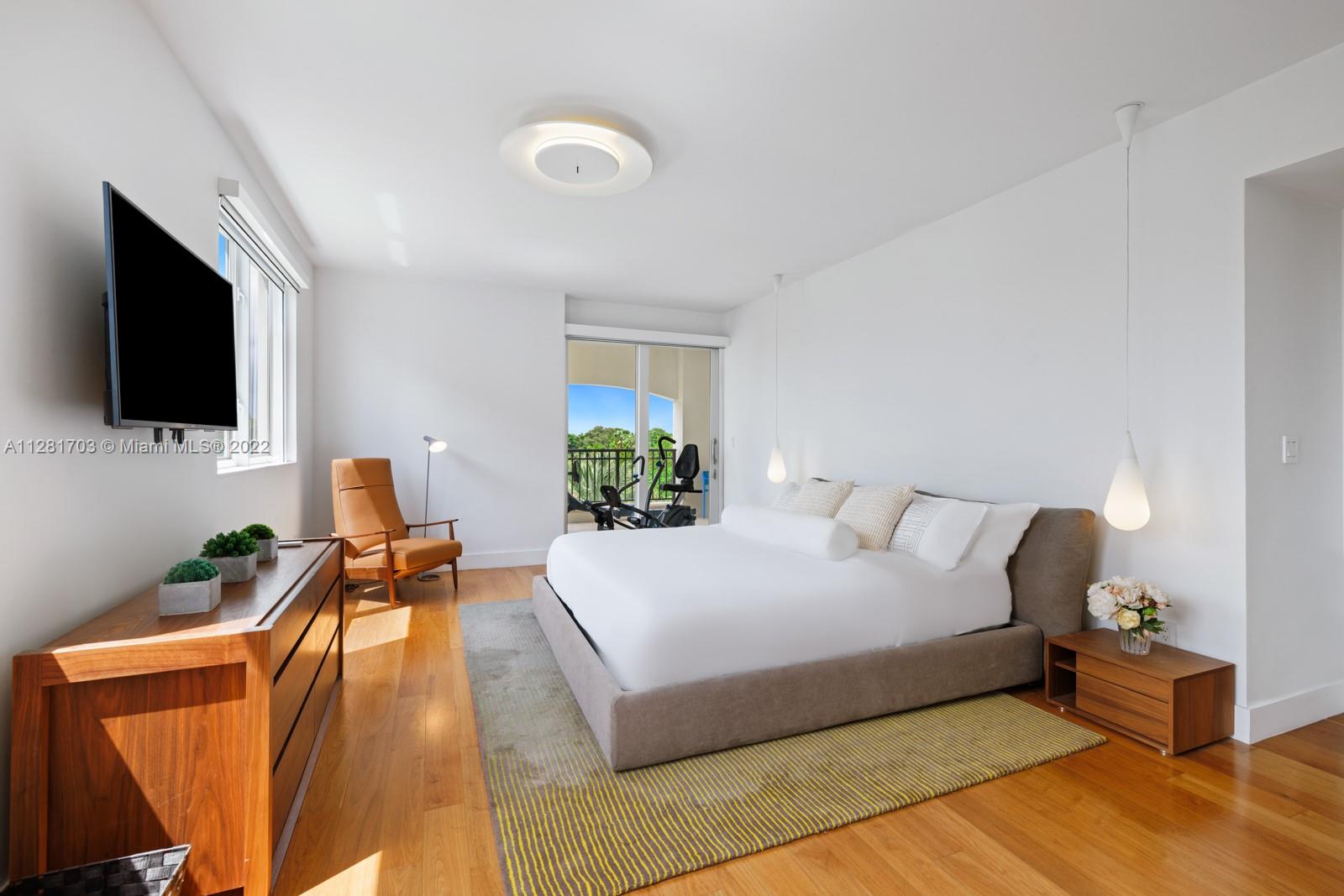 RESIDENCES AT VIZCAYA CON - Residential