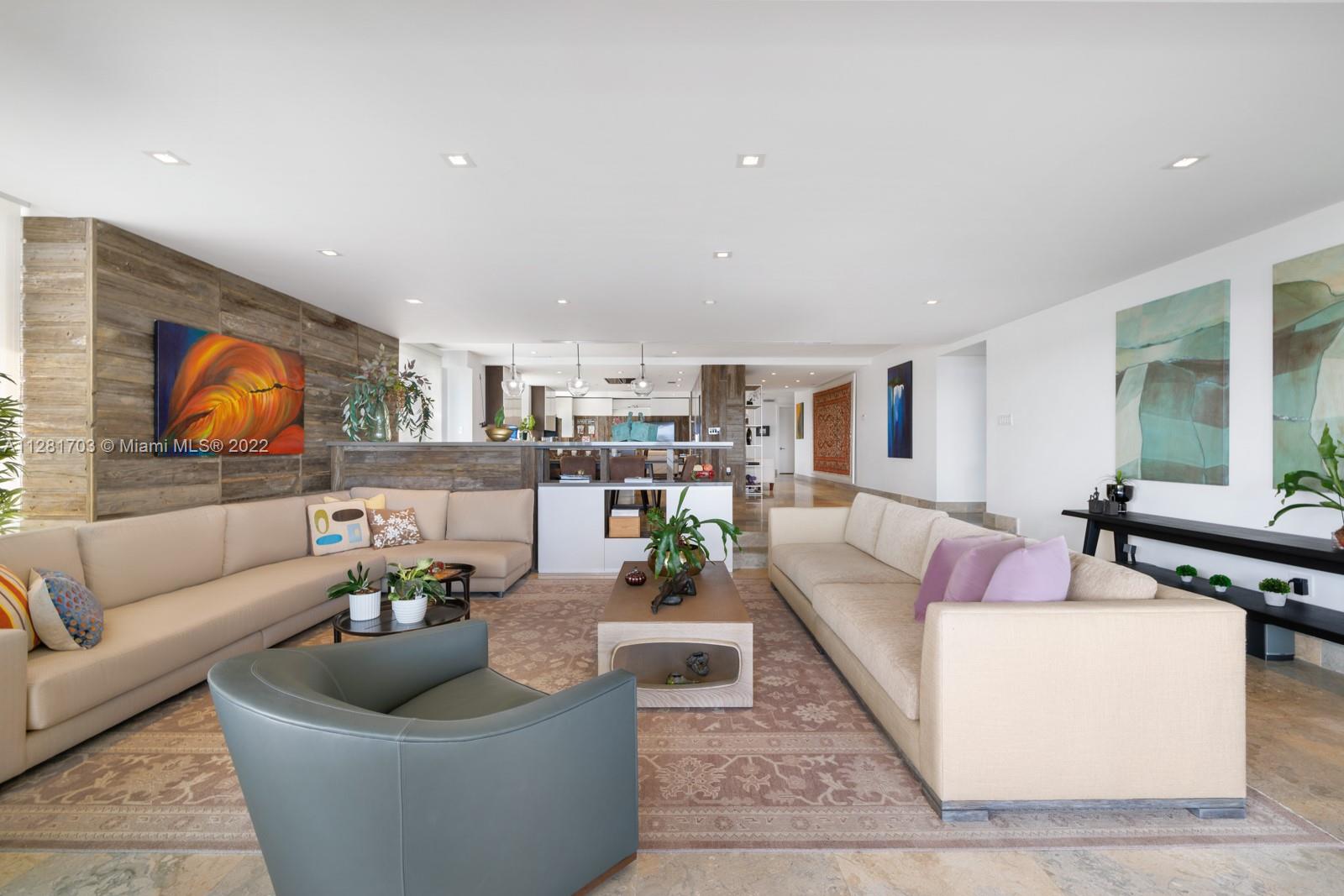 RESIDENCES AT VIZCAYA CON - Residential