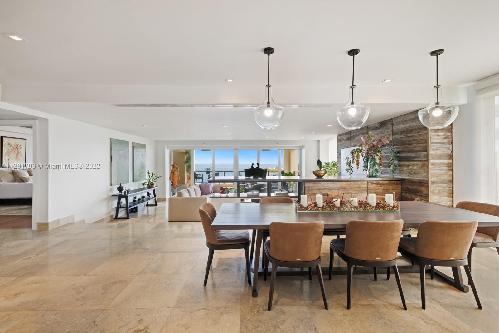 RESIDENCES AT VIZCAYA CON - Residential