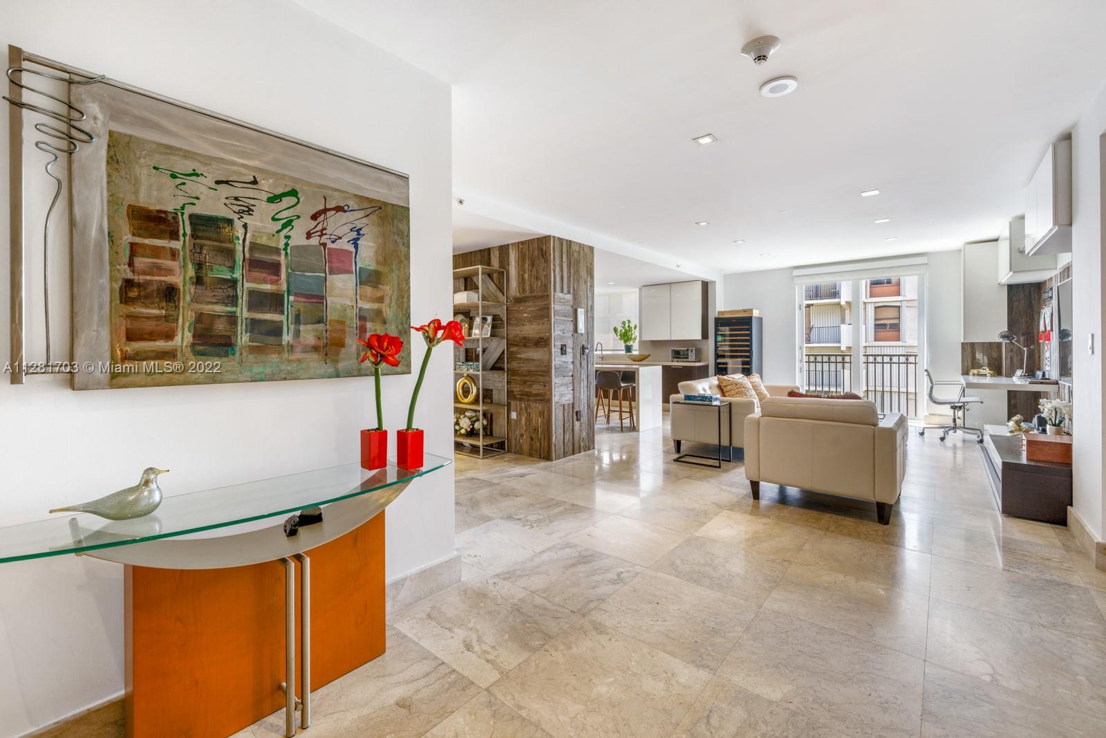 RESIDENCES AT VIZCAYA CON - Residential