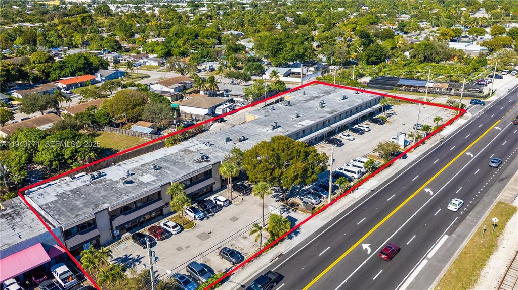 Photo of 2025 N Dixie Hwy, Pompano Beach, FL 33060 (MLS # A11943771)