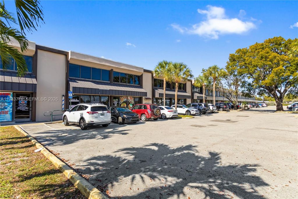 Photo of 2025 N Dixie Hwy, Pompano Beach, FL 33060 (MLS # A11943771)