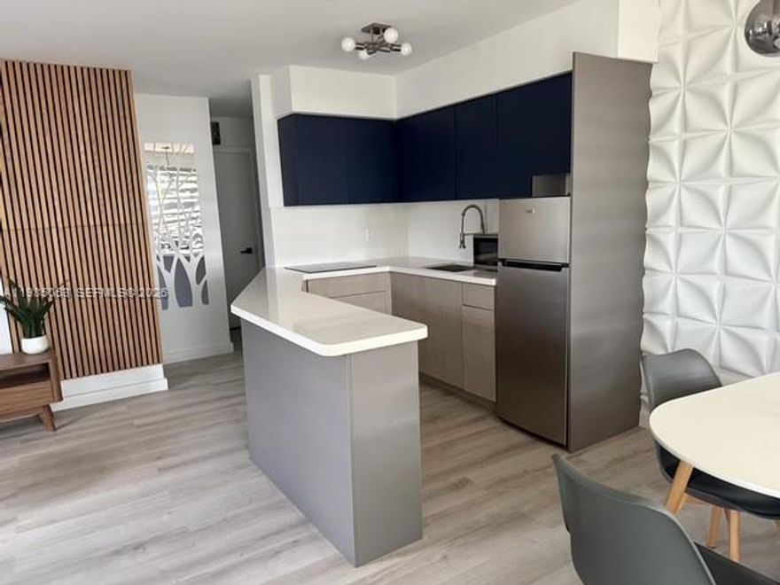 Prime Location! Exceptional Opportunity!

This beautifully renovated apartment in Fort Lauderdale offers a modern and elegant design, featuring brand-new appliances and high-end finishes throughout. The property includes an additional flexible space that can be used as a small bedroom, guest room, or home office—see photos to appreciate its versatility.

Ideally located less than one mile from the beach and within walking distance to shops, restaurants, and local bakeries, this home provides the perfect combination of comfort and convenience.

Minimum lease term: 6 months.

An excellent investment opportunity with strong rental potential, or a move-in-ready residence in one of Fort Lauderdale’s most desirable areas.

Don’t miss this unique opportunity!