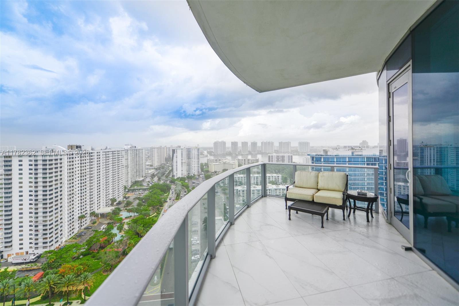 17475 Collins Ave 1703