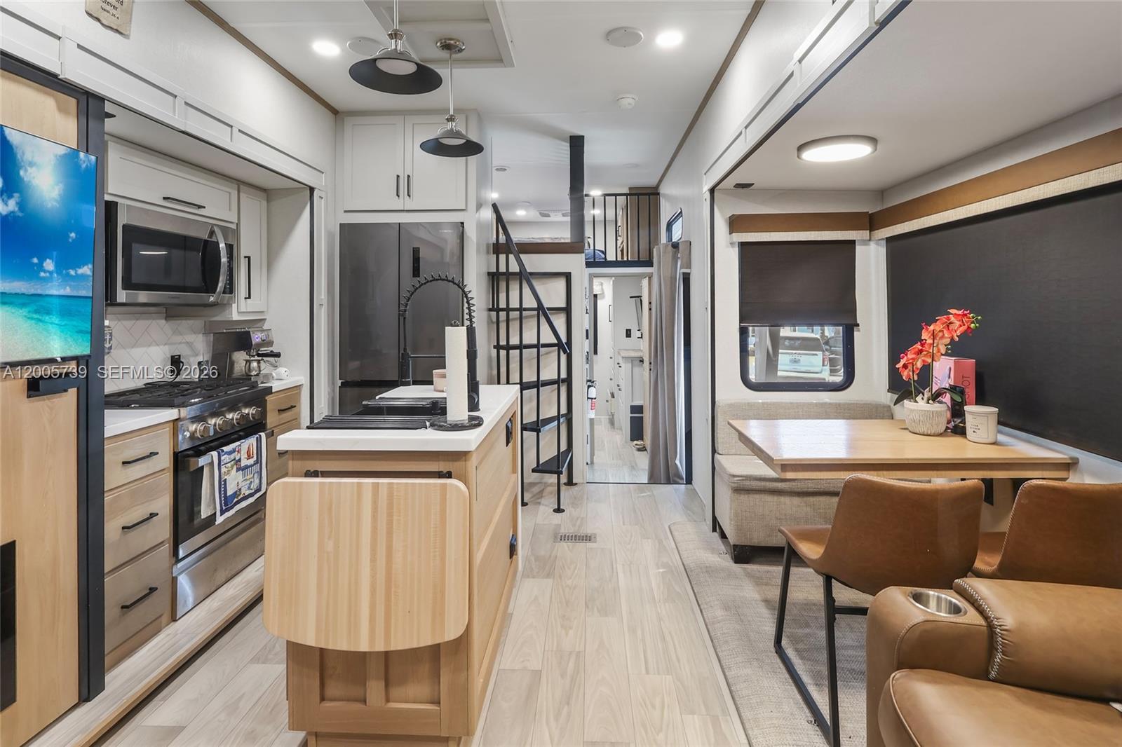 CALUSA CAMPGROUND - Residential