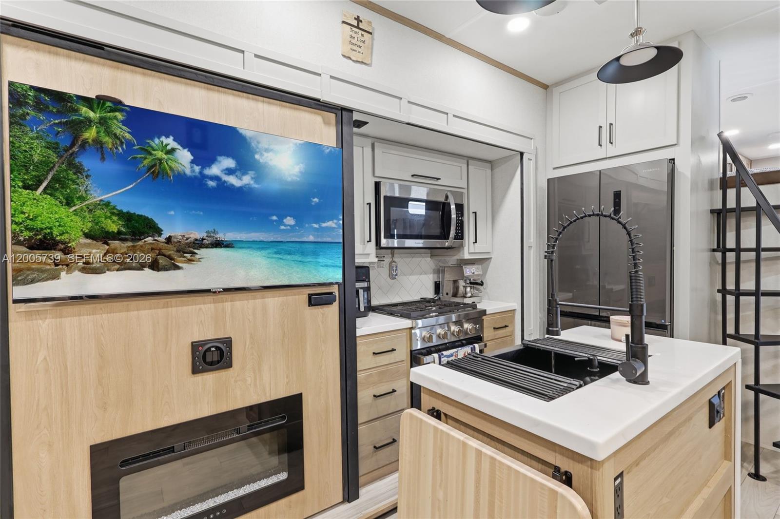 CALUSA CAMPGROUND - Residential