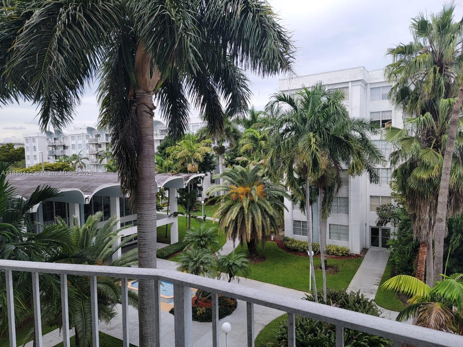 MONTECARLO CONDO - Residential