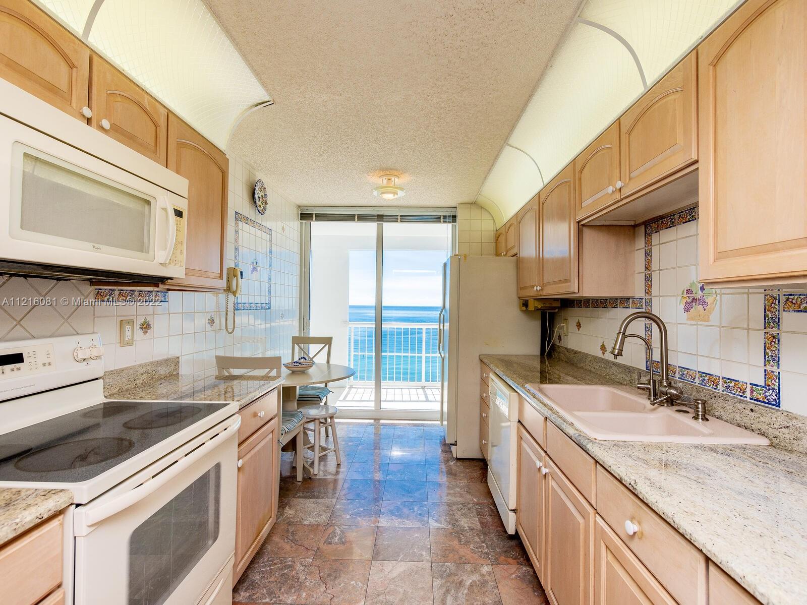 MARBELLA CONDO - Residential