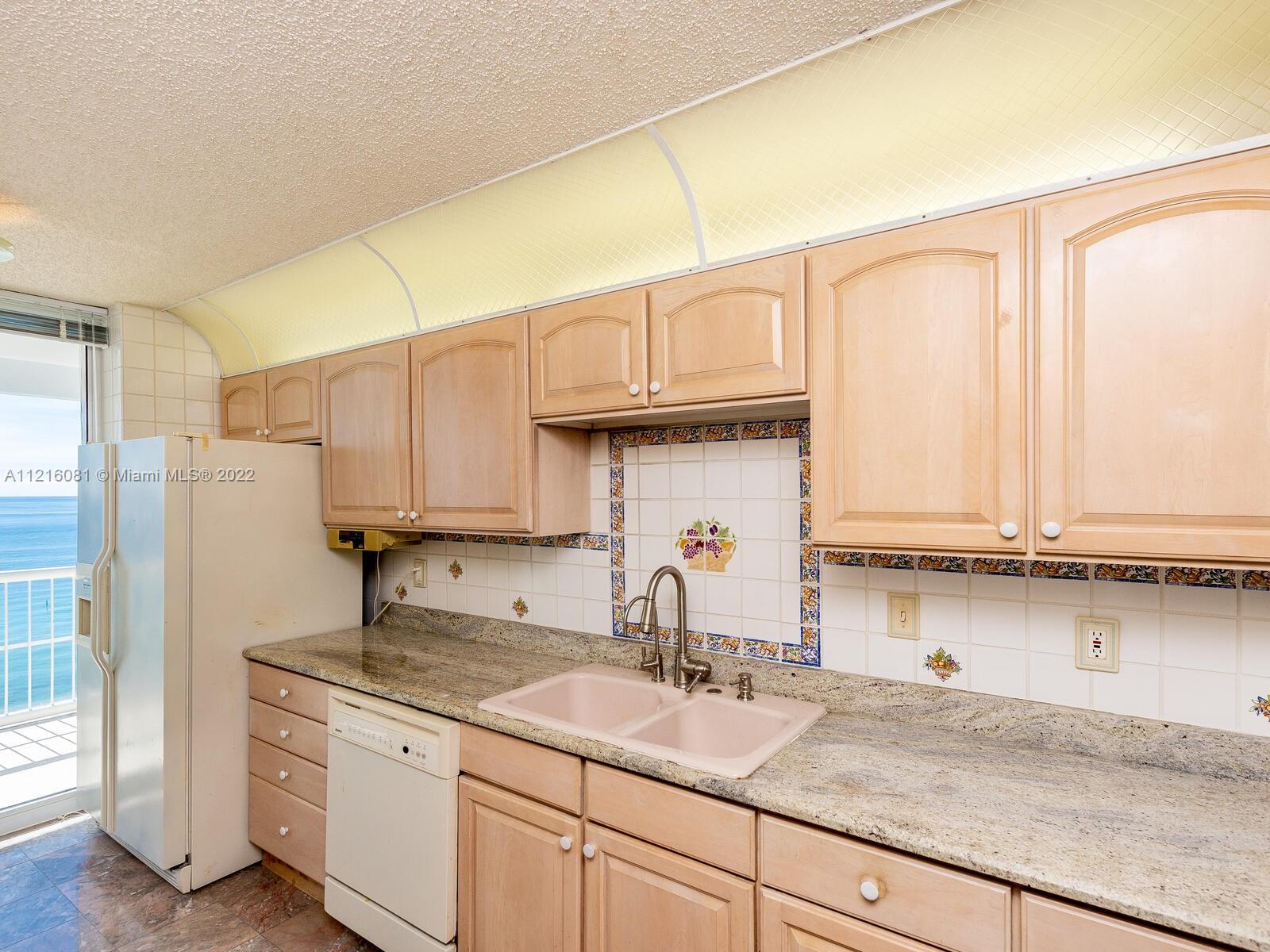 MARBELLA CONDO - Residential