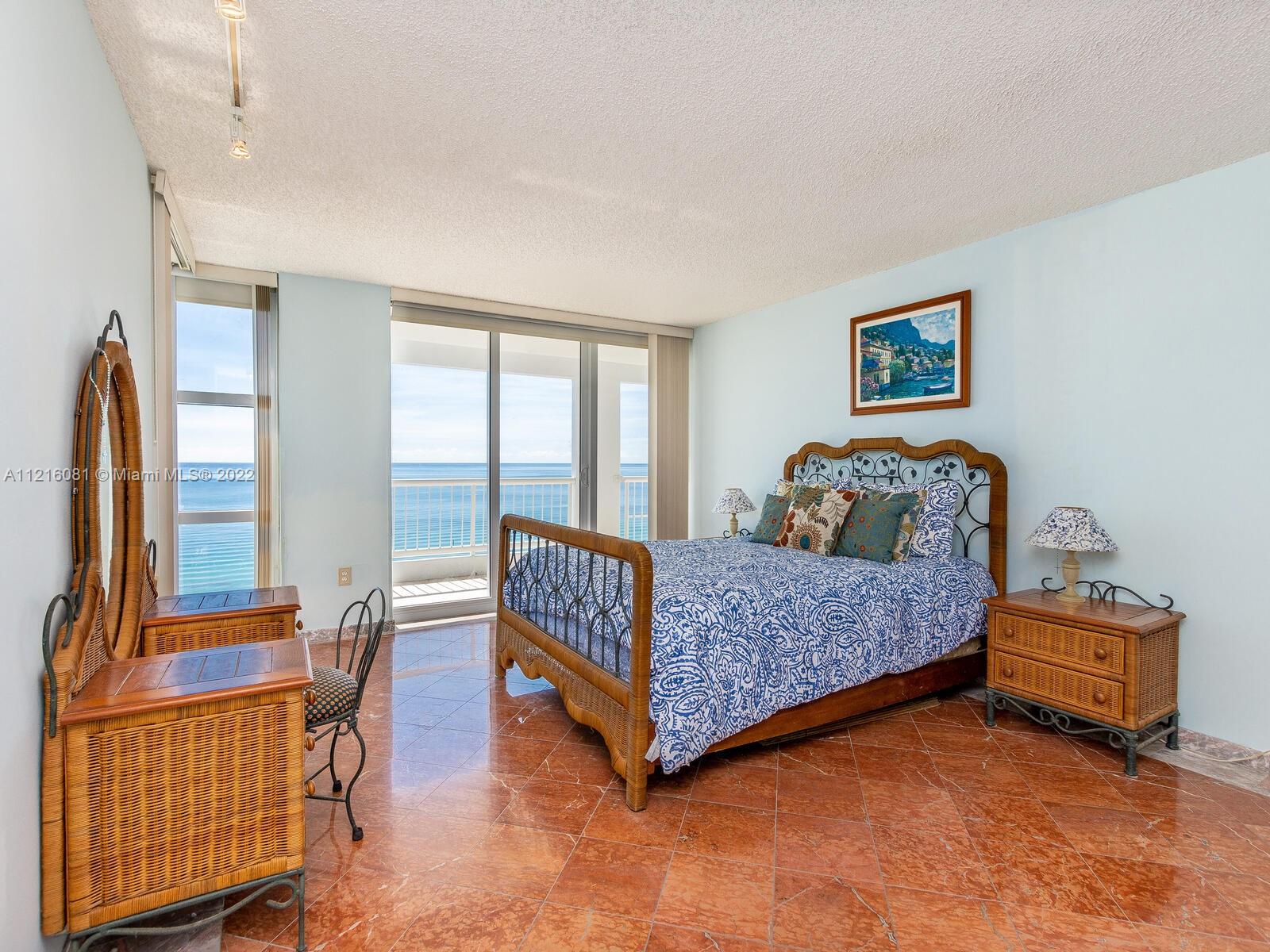 MARBELLA CONDO - Residential