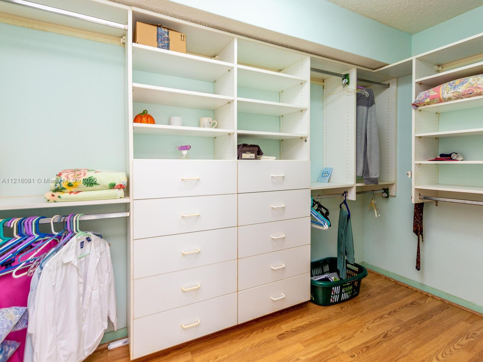 MARBELLA CONDO - Residential