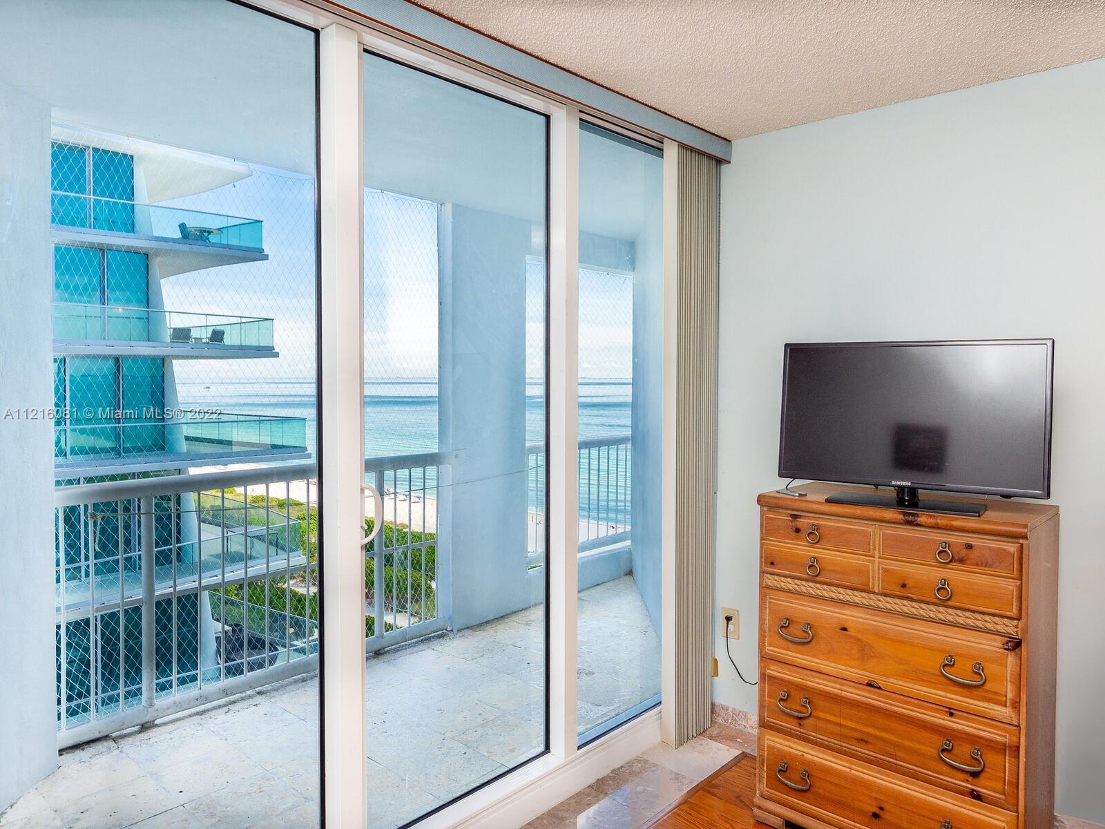 MARBELLA CONDO - Residential