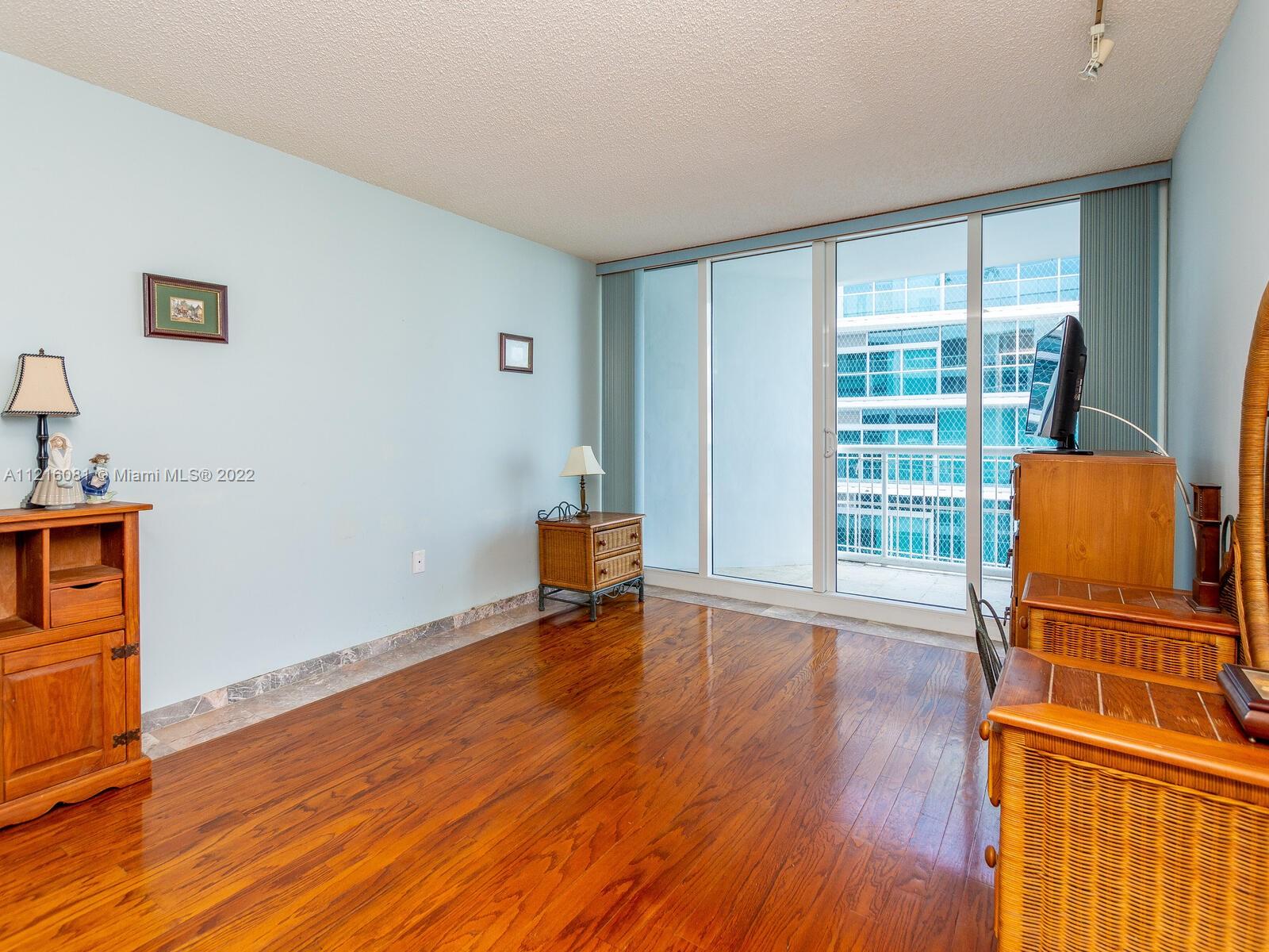 MARBELLA CONDO - Residential